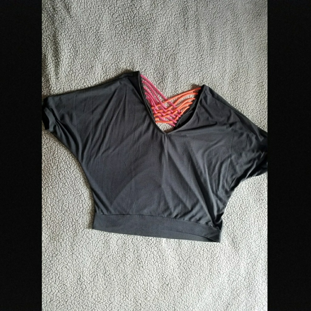 Athletic 3 quarter sleeve shirt